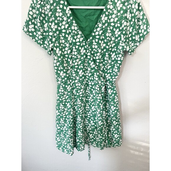 Abercrombie Fitch Mini Wrap Dress Short Sleeve Ruffle Hem S Green White Floral - Picture 2 of 9